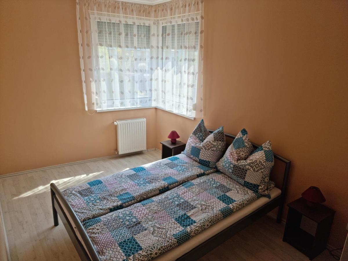 Betti Apartman Siofok Luaran gambar