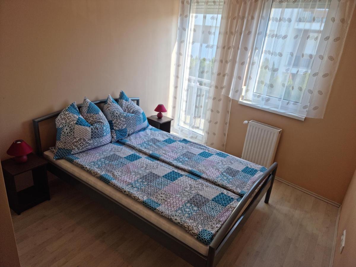 Betti Apartman Siofok Luaran gambar